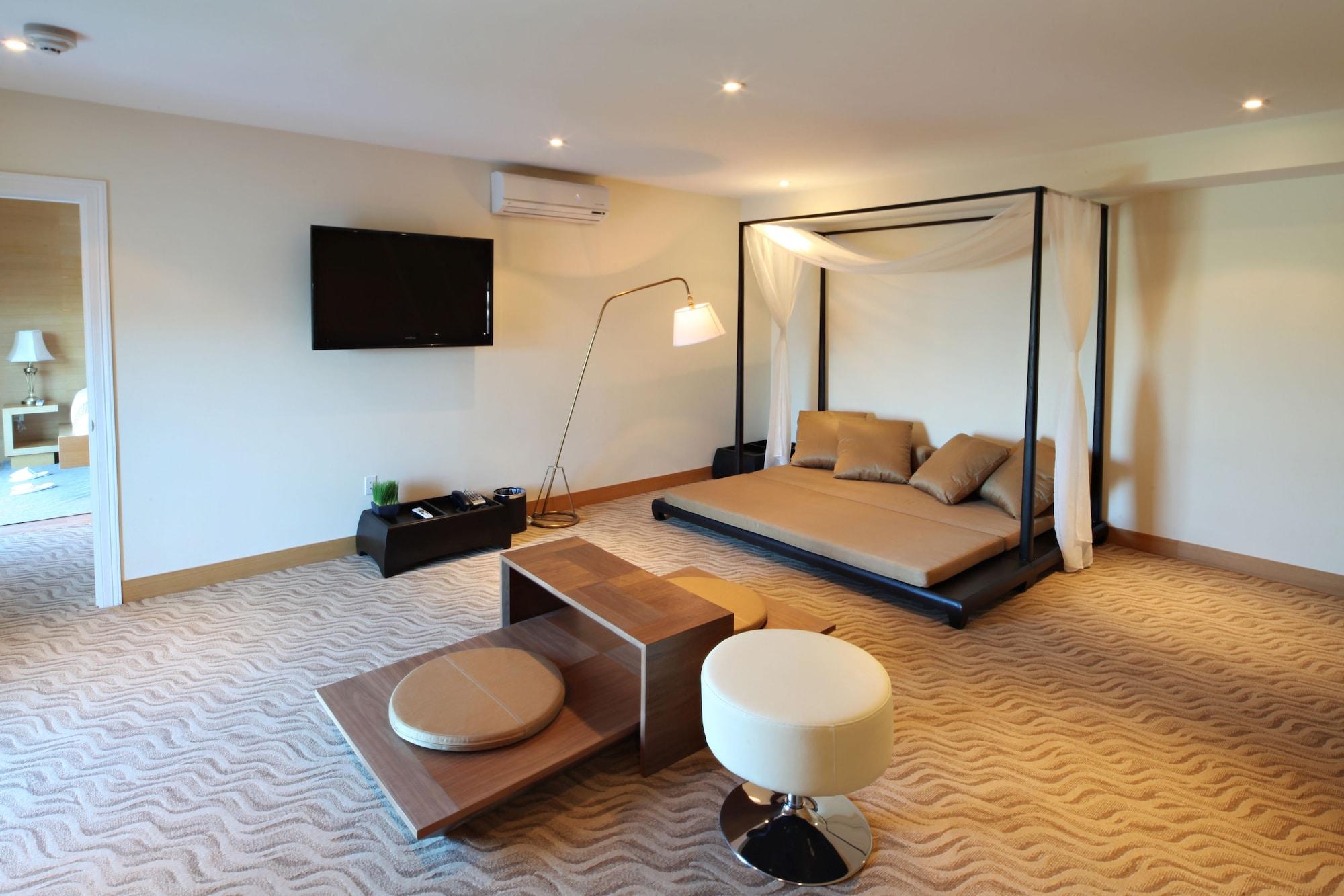 The One Boutique Hotel Каролтън Екстериор снимка