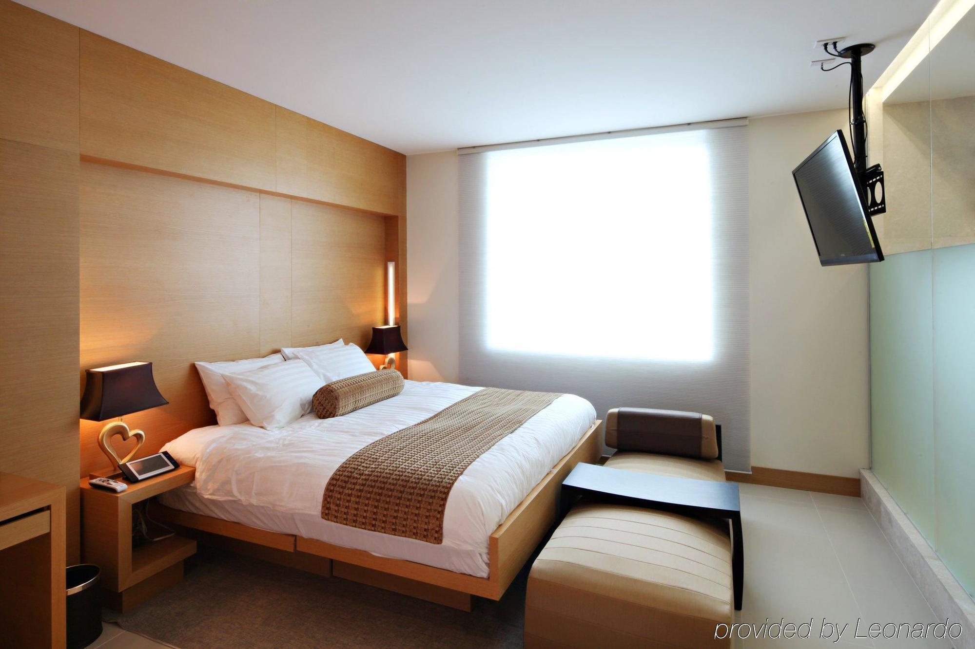 The One Boutique Hotel Каролтън Екстериор снимка