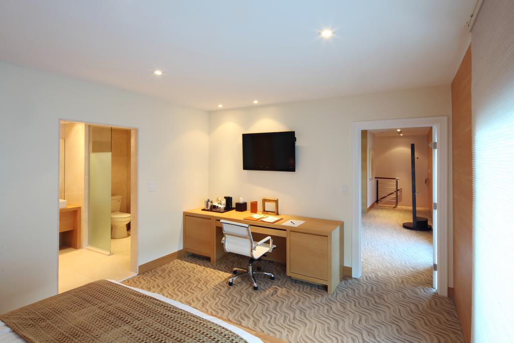 The One Boutique Hotel Каролтън Екстериор снимка