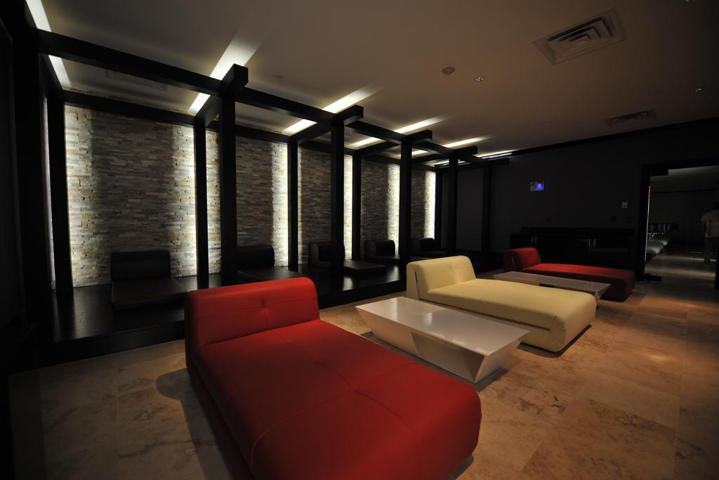 The One Boutique Hotel Каролтън Екстериор снимка