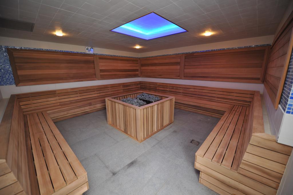The One Boutique Hotel Каролтън Екстериор снимка