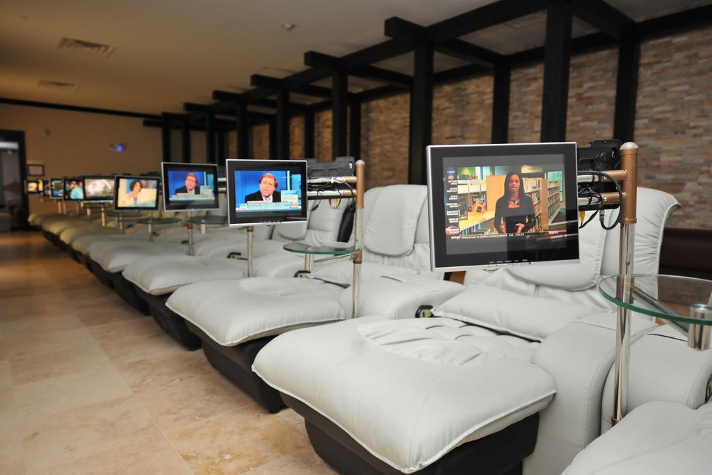 The One Boutique Hotel Каролтън Екстериор снимка
